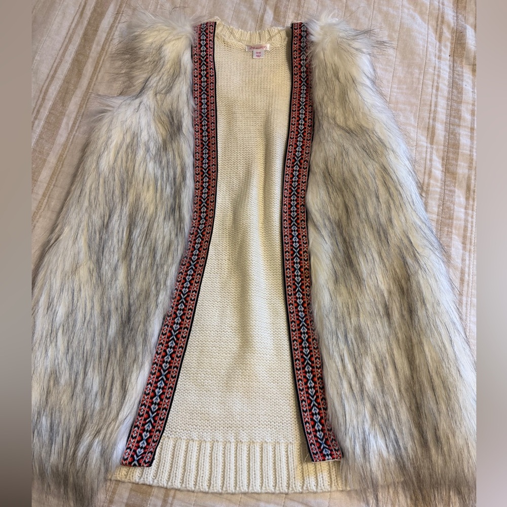 Xhilaration Women’s Faux Fur Knit Vest size medium M